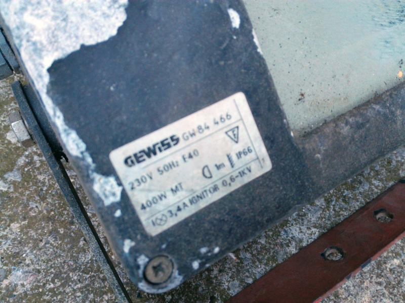 lampara aplique exterior metal 33-44x40x26 1u